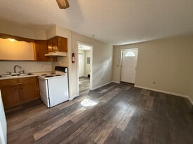 4230 Harmont Ave NE in Canton, OH - Building Photo