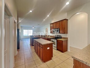 2532 Creekfront Dr in Green Cove Springs, FL - Building Photo - Building Photo