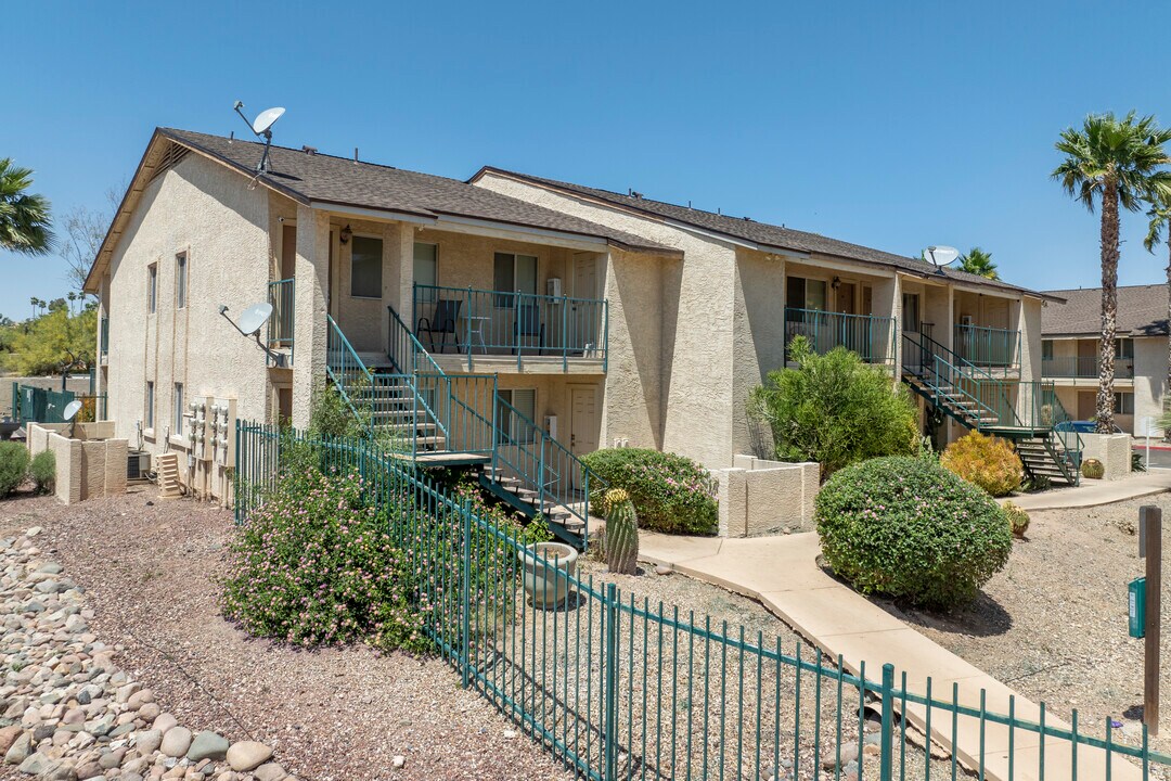 Shamrock Glen Condiminiums in Phoenix, AZ - Building Photo