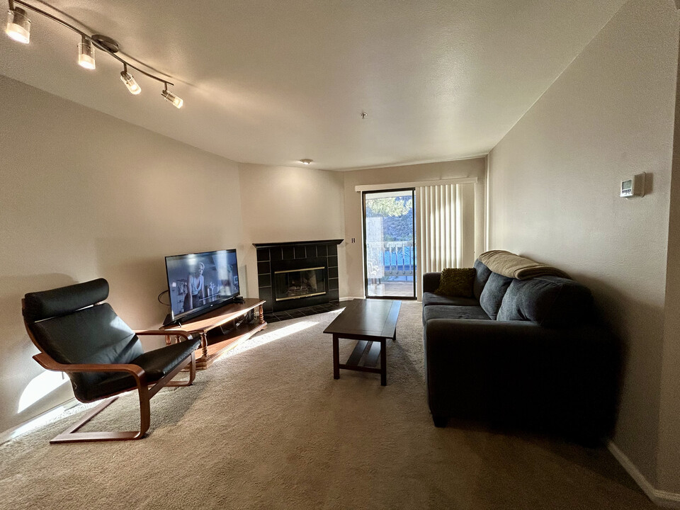 2727 Folsom St, Unit 306 in Boulder, CO - Building Photo