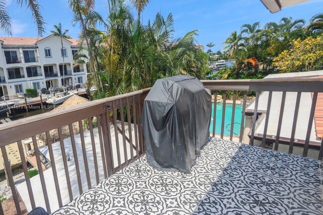 property at 812 Chukker Rd