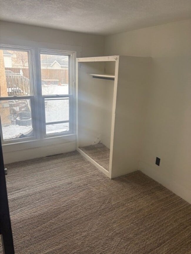 410 E 8th St in Waterloo, IA - Building Photo - Building Photo