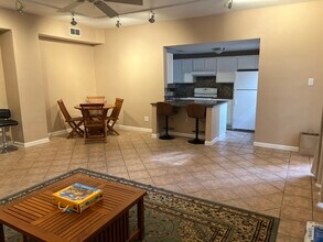 702 Avondale St, Unit 2700 Stanford in Houston, TX - Building Photo - Building Photo