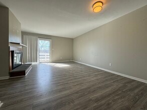 280 E Main St in Branford, CT - Building Photo - Building Photo