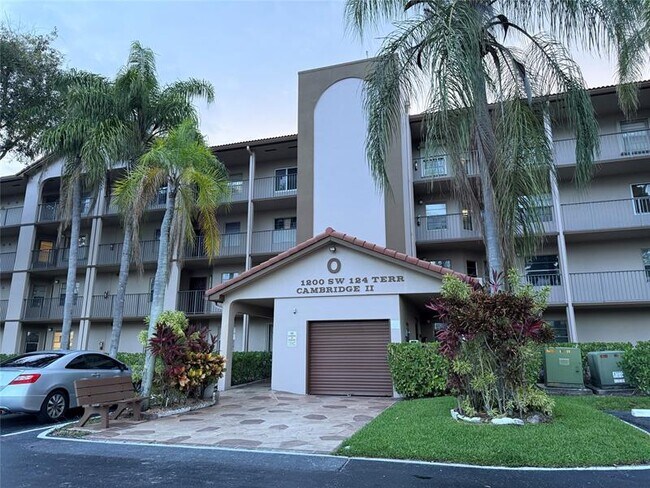1200 SW 124th Terrace in Pembroke Pines, FL - Building Photo - Building Photo