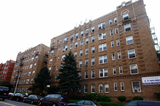 140 Franklin Avenue Apartments in Flushing, NY - Building Photo - Building Photo