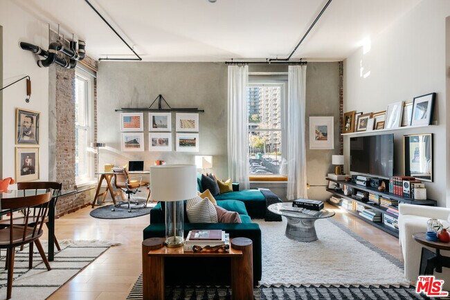 253 S Broadway in Los Angeles, CA - Foto de edificio - Building Photo