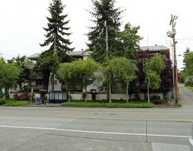 4345 32nd Ave W in Seattle, WA - Foto de edificio - Building Photo