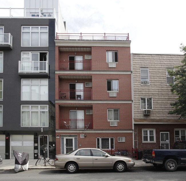 442 Humboldt St in Brooklyn, NY - Building Photo - Building Photo