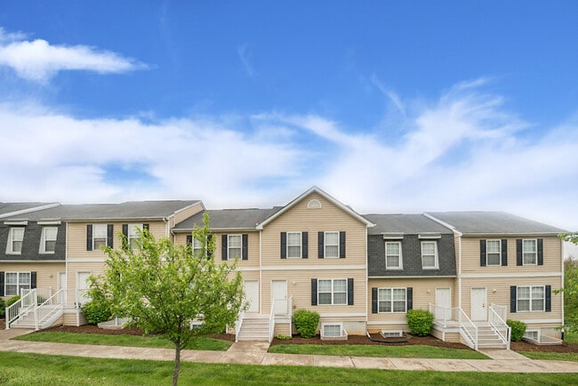 Copper Beech at Radford in Radford, VA - Building Photo - Building Photo