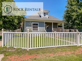 28 W 7th Ave in Hutchinson, KS - Building Photo