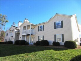 7119 W Friendly Ave in Greensboro, NC - Building Photo