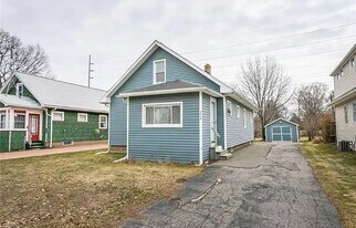 374 Bennington Dr in Rochester, NY - Building Photo