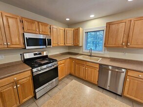 73 Partridge Dr in Essex Junction, VT - Building Photo - Building Photo