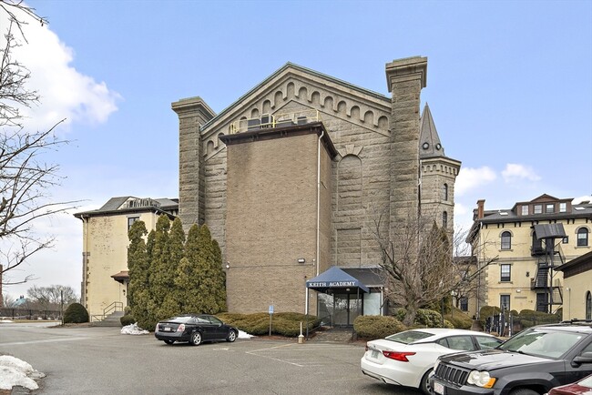 201 Thorndike St in Lowell, MA - Building Photo - Building Photo