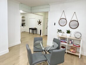 301 Tabor St in Houston, TX - Building Photo - Building Photo