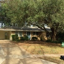 1203 Caroline Dr in Bossier City, LA - Building Photo