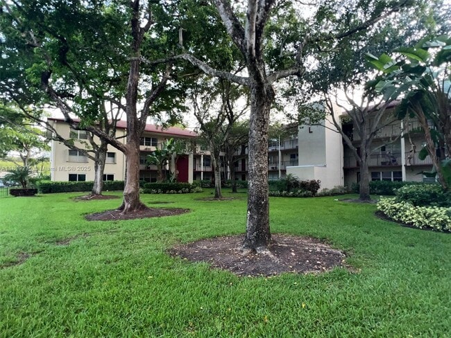 200 SW 132nd Way in Pembroke Pines, FL - Building Photo - Building Photo