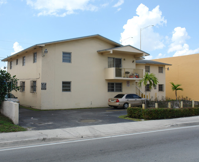 940 NW 22nd Ave in Miami, FL - Building Photo - Building Photo