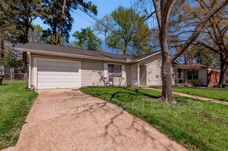 1412 22nd St in Huntsville, TX - Building Photo - Building Photo