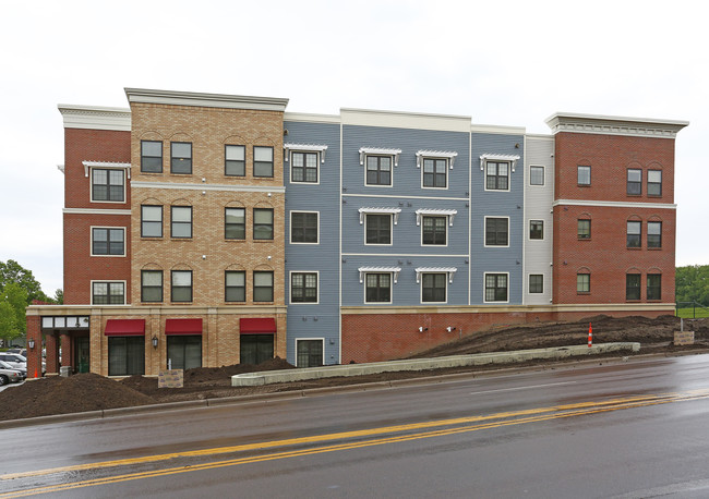 The Landing Apartments in Chaska, MN - Foto de edificio - Building Photo