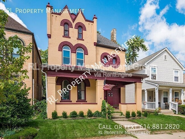 property at 413 S 5th St