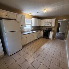 4361 W La Siesta St, Unit 4361 W La Siesta St. in Springfield, MO - Building Photo - Building Photo