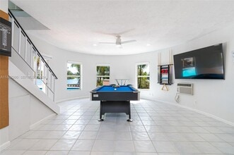 2500 NE 199th St, Unit 7-109 in Miami, FL - Building Photo - Building Photo