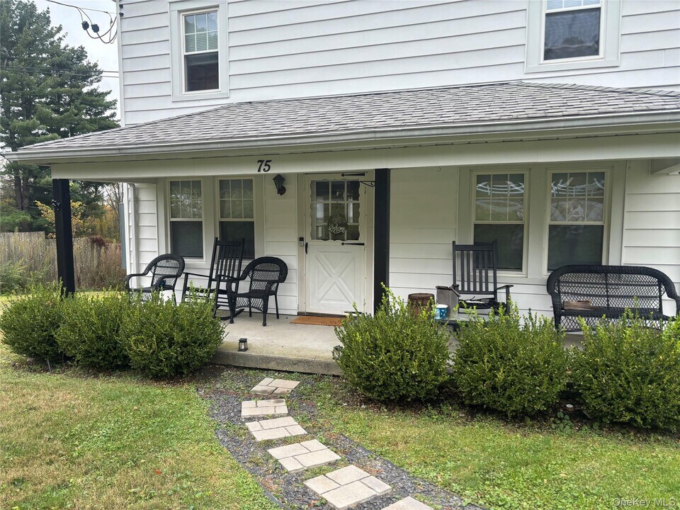 75 Verbank Rd in Millbrook, NY - Building Photo