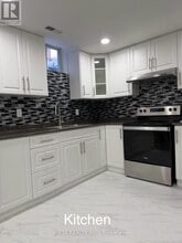 136 Lawson Rd in Toronto, ON - Building Photo - Building Photo