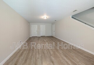 7820 Playschool Ln in Jacksonville, FL - Building Photo - Building Photo