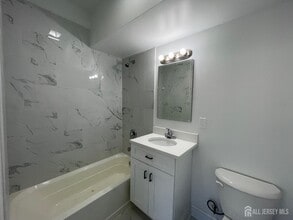 103 Bayard St-Unit -18 in New Brunswick, NJ - Building Photo - Building Photo