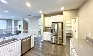 81 Middleton Pl in Hayward, CA - Building Photo - Building Photo