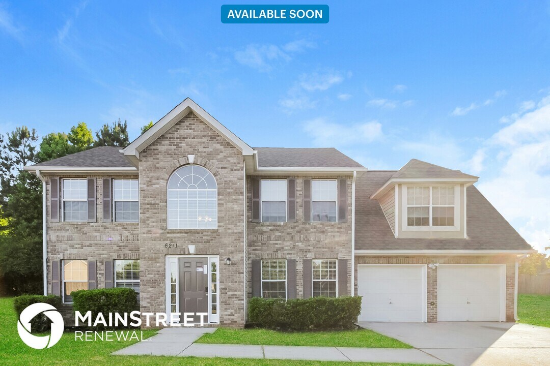 6251 Village Trace in Rex, GA - Building Photo