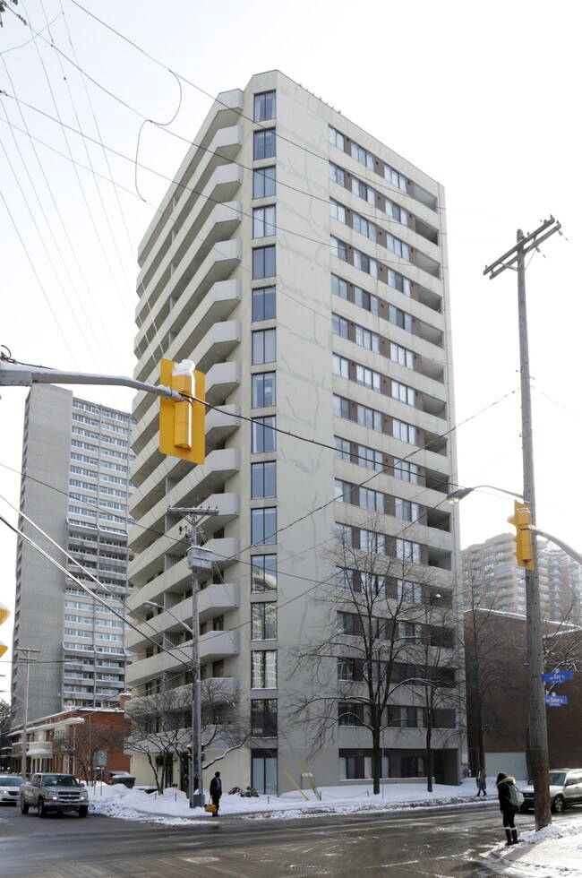 200 Bay St