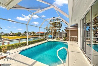 561 Seagrape Dr in Marco Island, FL - Building Photo - Building Photo