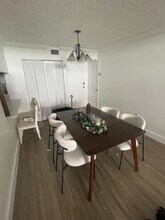 7040 Coral Wy in Miami, FL - Building Photo - Building Photo