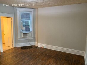 2353 N High St in Columbus, OH - Foto de edificio - Building Photo