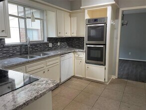 3122 Cherry Creek Dr in Missouri City, TX - Building Photo - Building Photo