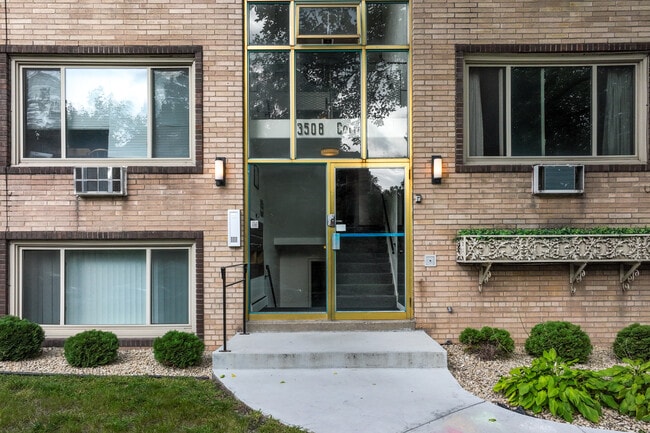 3508 Colfax Ave S in Minneapolis, MN - Foto de edificio - Building Photo
