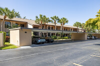 Bayshore Village Condominiums in Bradenton, FL - Foto de edificio - Building Photo