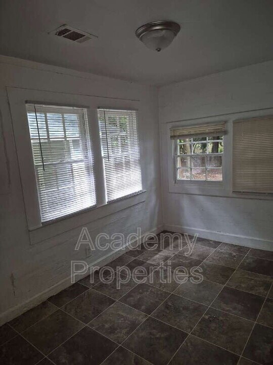 106 Shields Rd in Stockbridge, GA - Building Photo