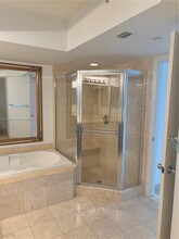 21055 NE 37th Ave, Unit 1707 in Aventura, FL - Building Photo - Building Photo