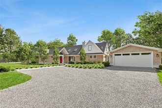 8 Shore Rd in West Hampton Dunes, NY - Building Photo - Building Photo