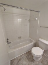 600 Reusens Rd in Lynchburg, VA - Foto de edificio - Building Photo