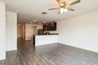 325 Kensington View Dr in Winter Haven, FL - Building Photo - Building Photo