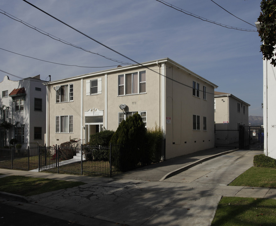 3915 Marathon St in Los Angeles, CA - Building Photo