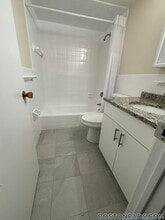 51 Hill Rd in Belmont, MA - Foto de edificio - Building Photo