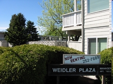 Weidler Plaza in Portland, OR - Building Photo - Building Photo