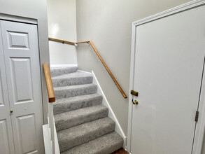 8195 Ripple Ridge in Darien, IL - Foto de edificio - Building Photo
